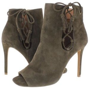 STEVE MADDEN Peep Toe Heeled Booties